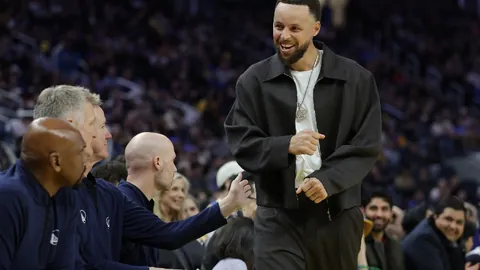 拉特克利夫斥资12.5亿镑收购曼联25%股权